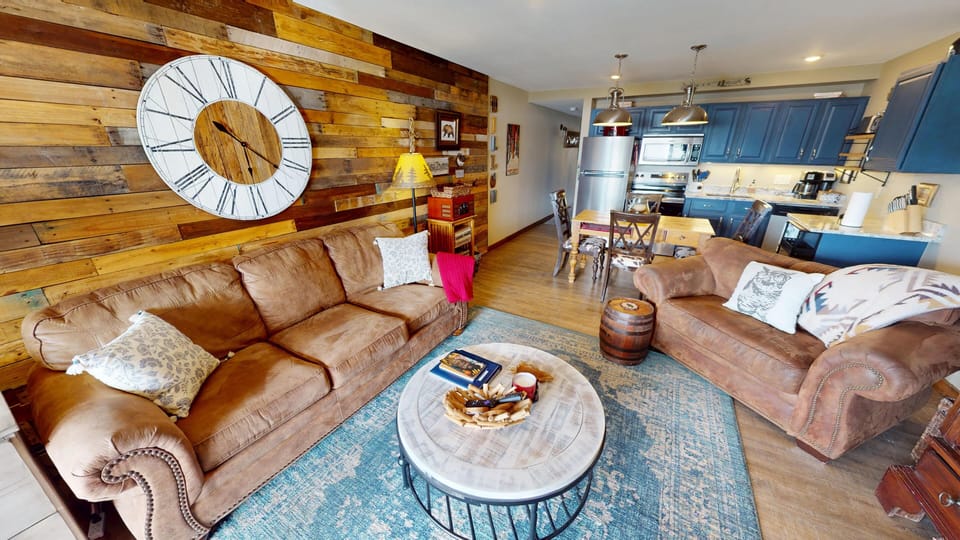 Living Area with Queen Sofabed - Living Area with Queen Sofabed