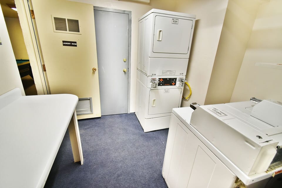 Complex has 2 Coin-Op Washers and 2 Dryers - Complex has 2 Coin-Op Washers and 2 Dryers