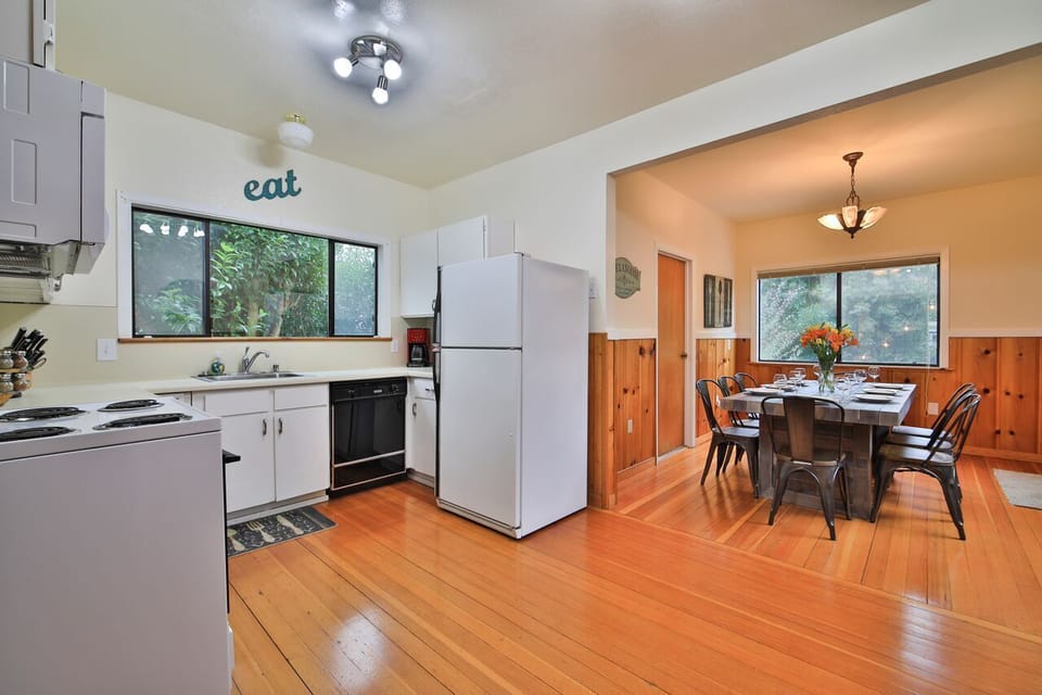 Open concept for seamlessly moving from room-to-room