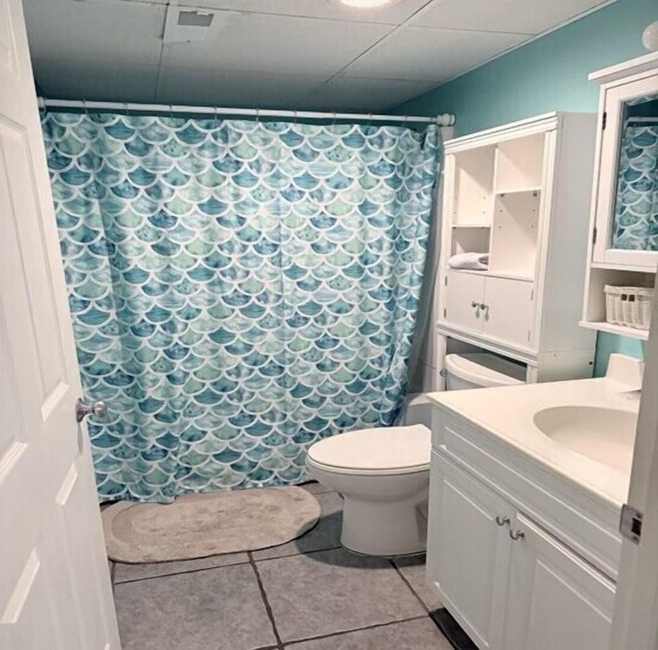 Main Bedroom Full Bath