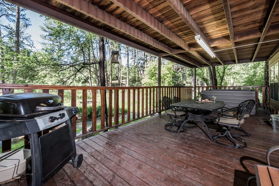 Deck Dining + Grill