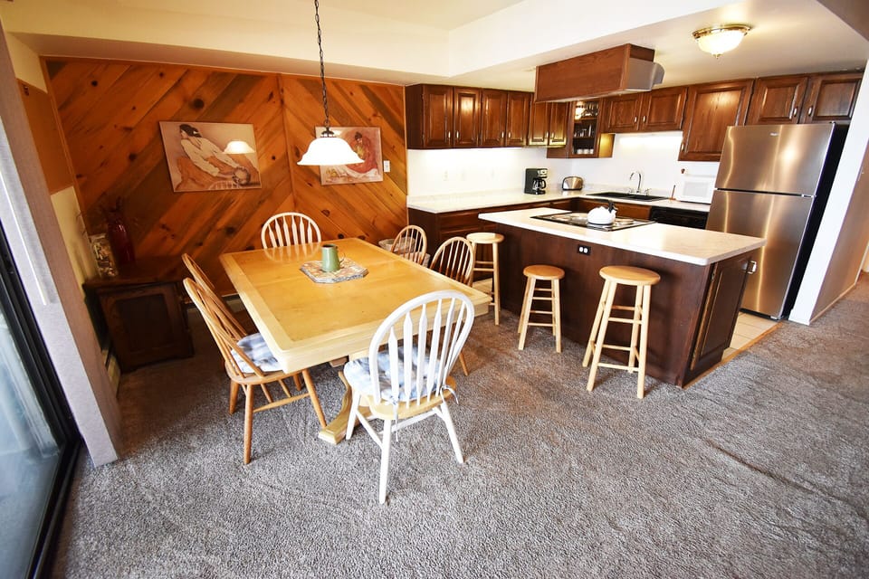 Kitchen and Dining Area - Kitchen and Dining Area