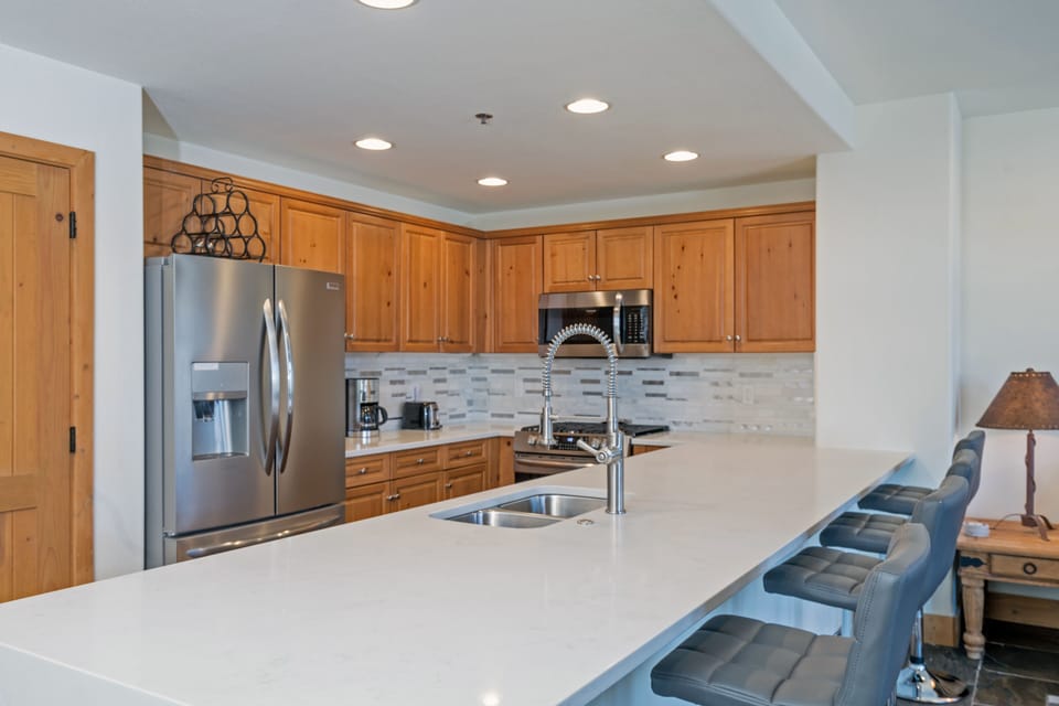 Kitchen bar