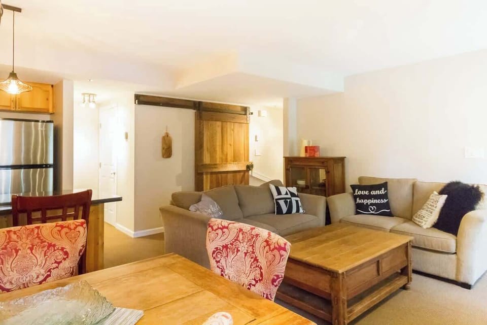 Living/Dining Area