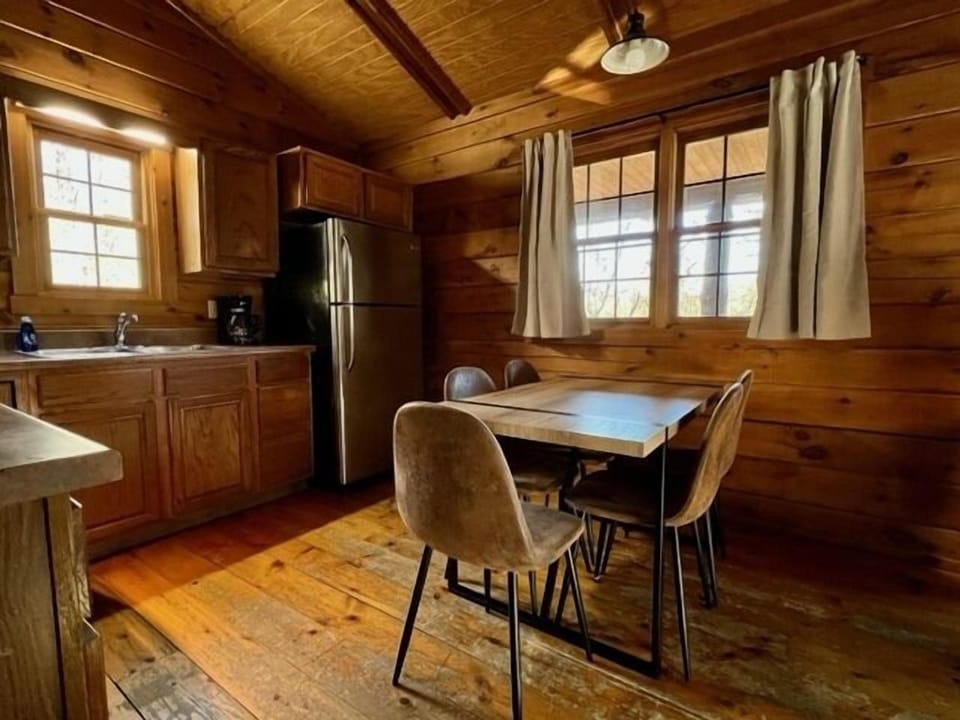Hemlock Dining Area