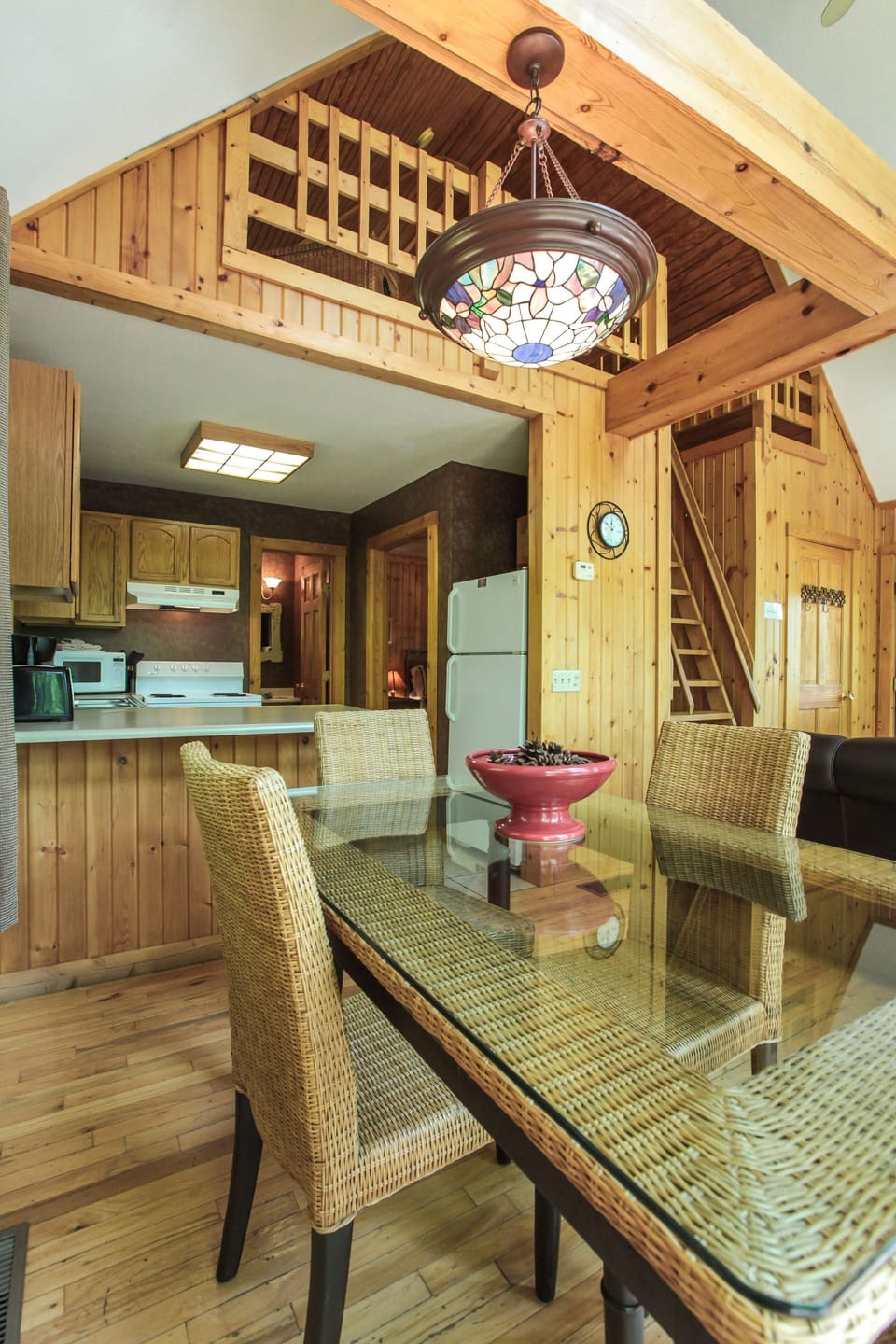 Laurelwood Dining Area