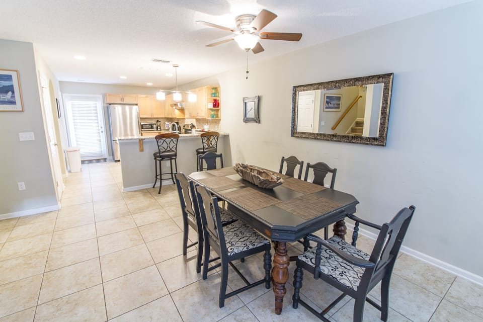 Dining Area- Seating for Six Unit B