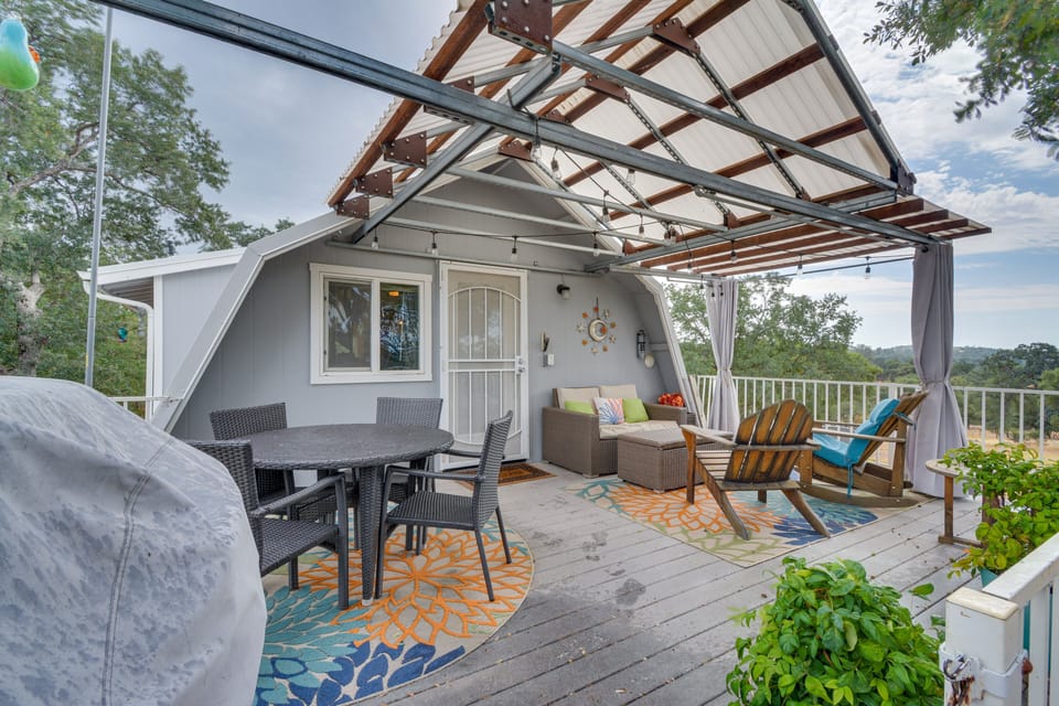 Mariposa Vacation Rental | 1BR | 1BA | 600 Sq Ft | Stairs Required