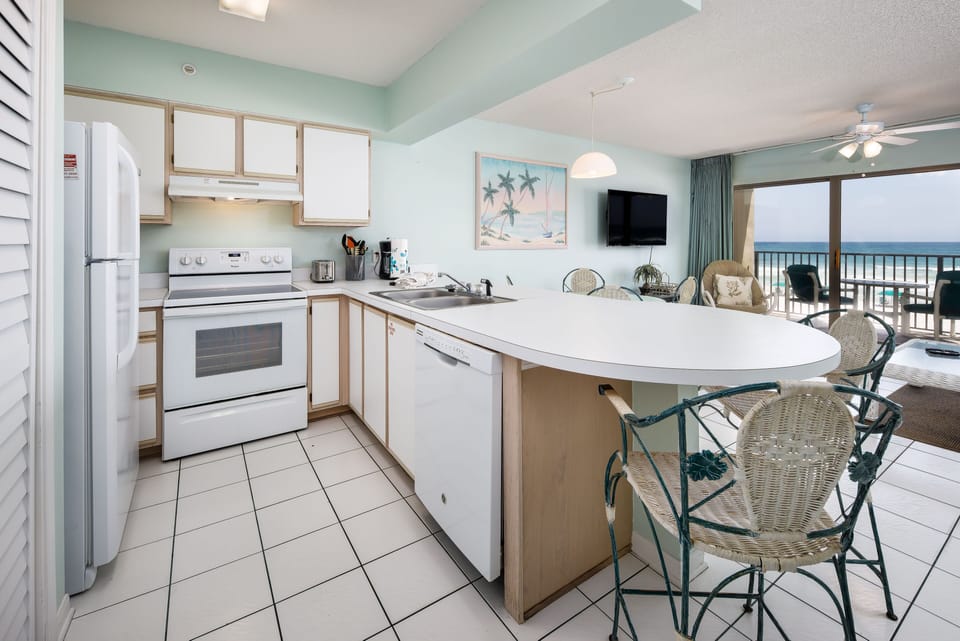 Kitchen - Everything you need to prepare that memorable meal is right here for you.