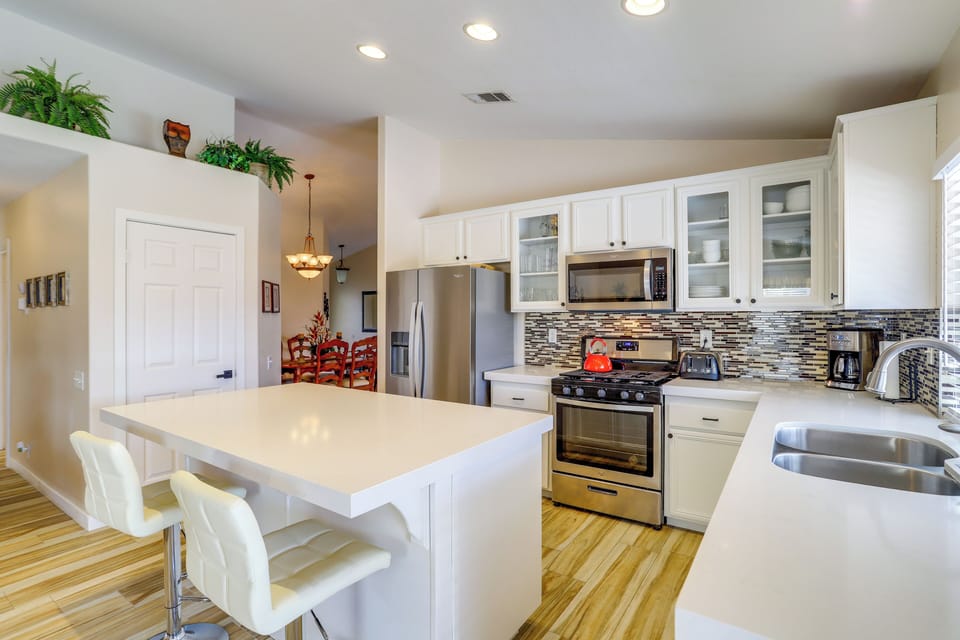 Kitchen | Dishware/Flatware
