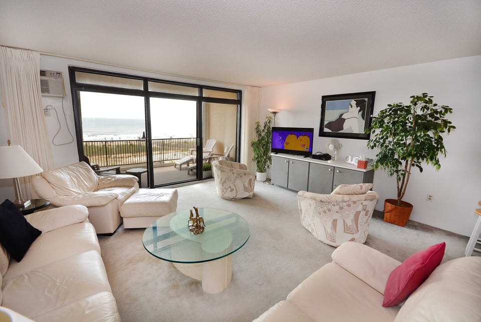 Highpoint North 2-A Living Area