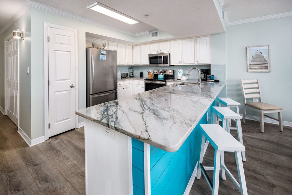 Kitchen Island - Additional seating at the kitchen island