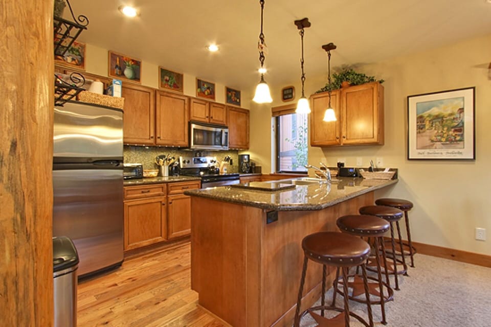 Full, grade-A kitchen!