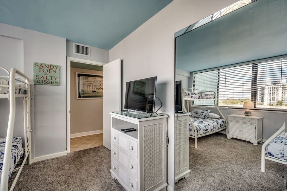 Guest bedroom 2