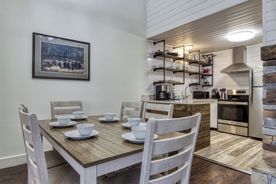 Dining Table | Dishware Provided