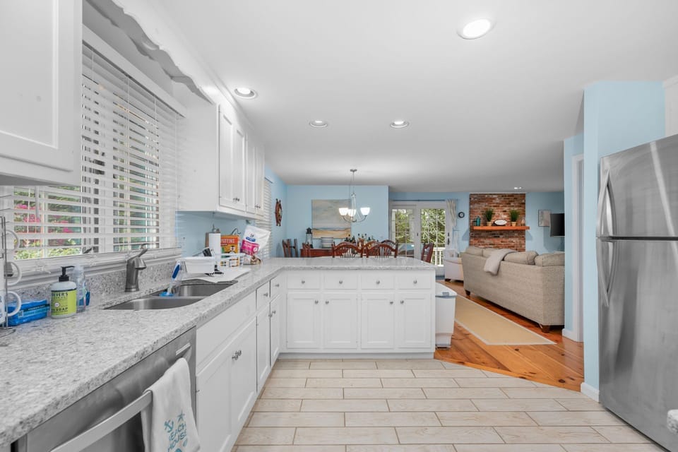 Stainless appliances- open and easy to entertain!