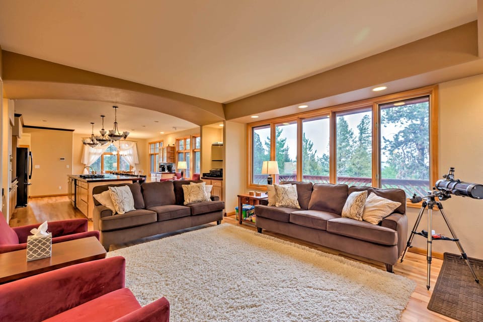 Living Area | Keyless Entry