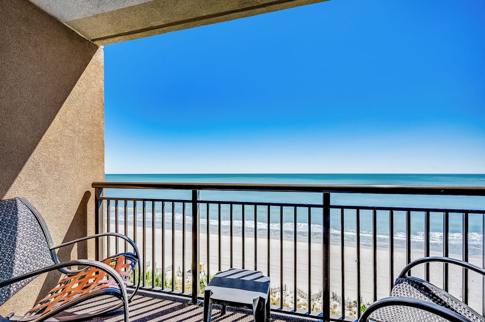 The Island 720 balcony