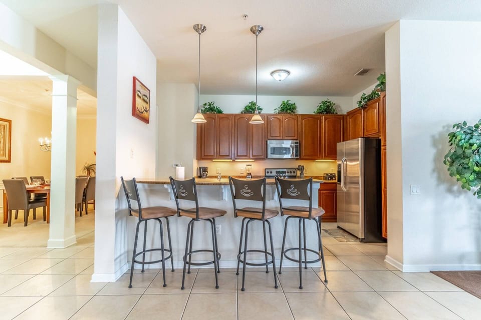Breakfast Bar Seating for Four (4) Guests