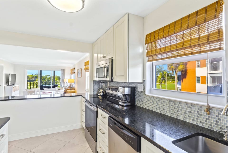 Modern & Bright Kitchen; Fully Stocked with All the Essentials; Perfect Size for Home Cooked Meals!