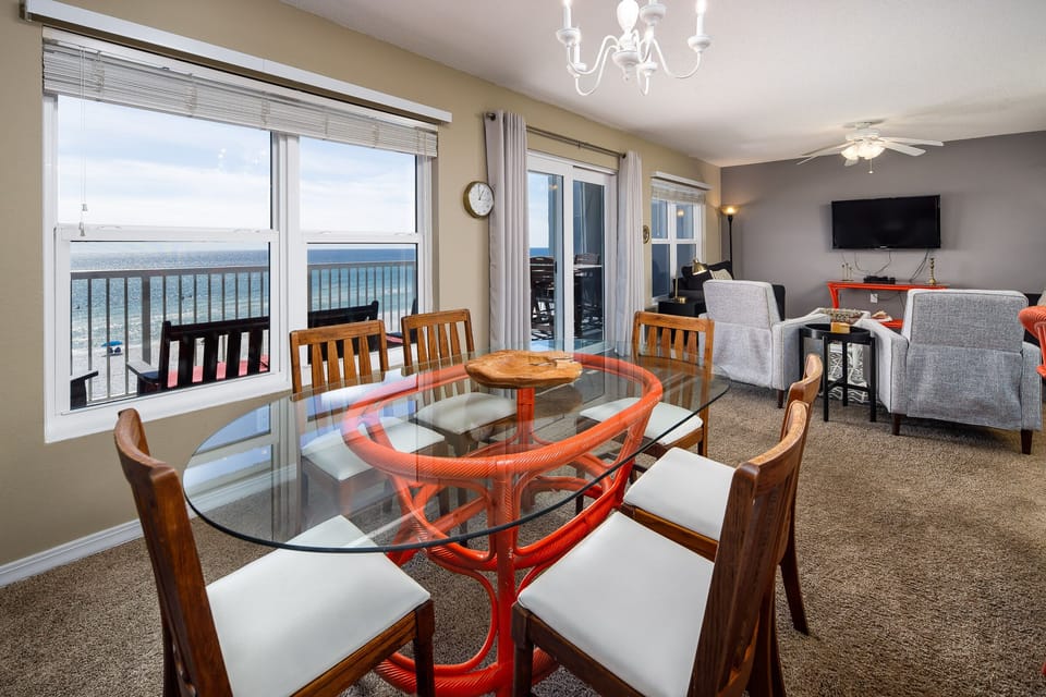 Dining Area - Enjoy your favorite meals with a view!