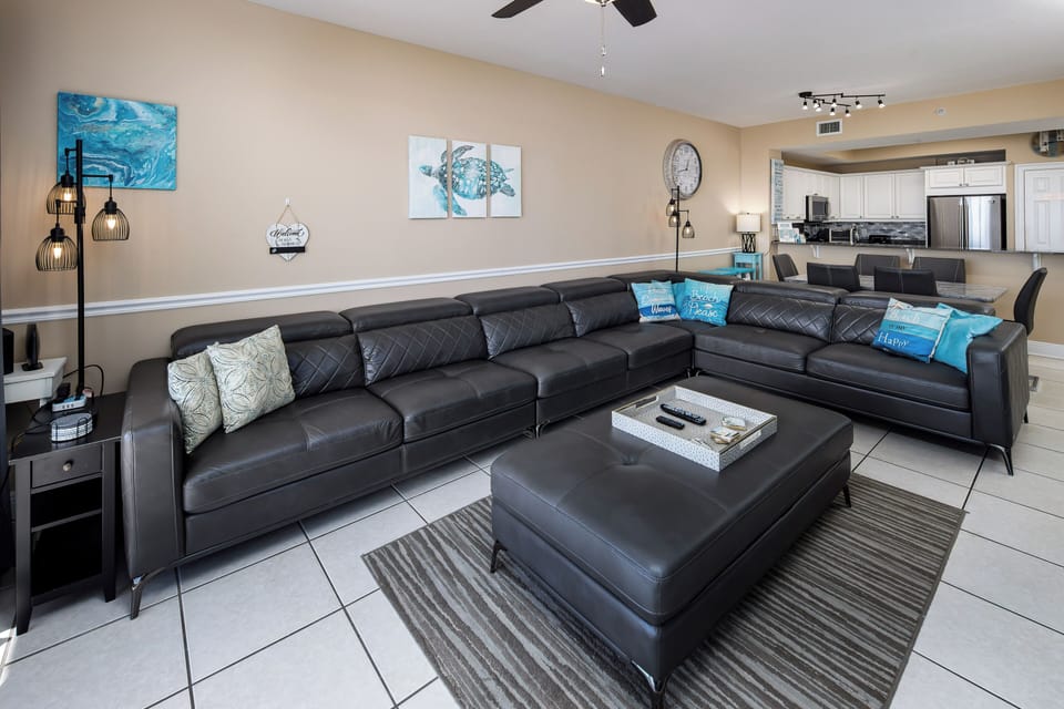 Living Room - Plenty of seating for the entire party to relax after a long day in the Florida sun