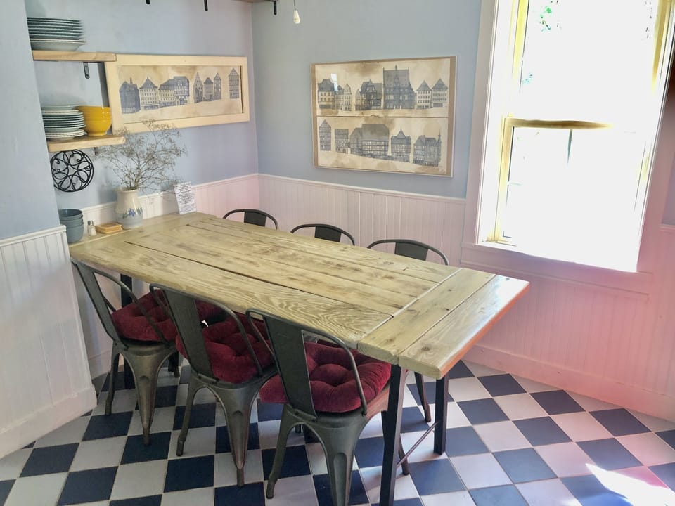 Dining table - Dining table