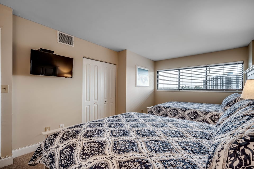 Guest bedroom