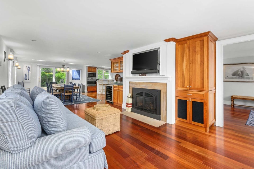 Spacious open floor plan keeps everyone together