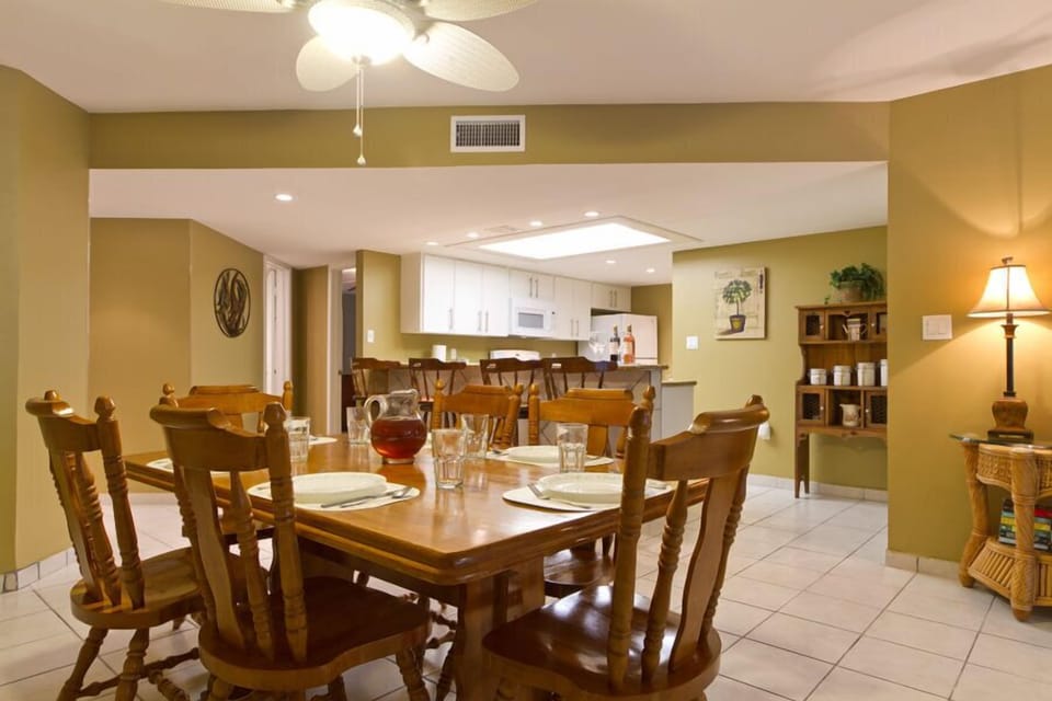 Saida IV 304 Dining Area