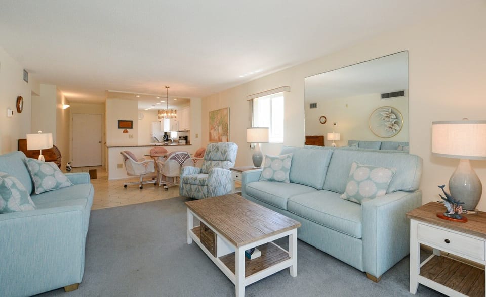 Living room & dining