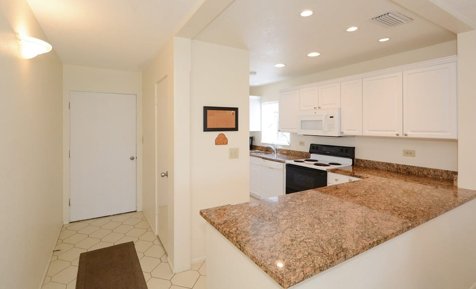 Kitchen & entrance door