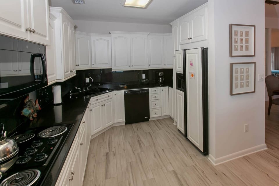 Fully equipped kitchen