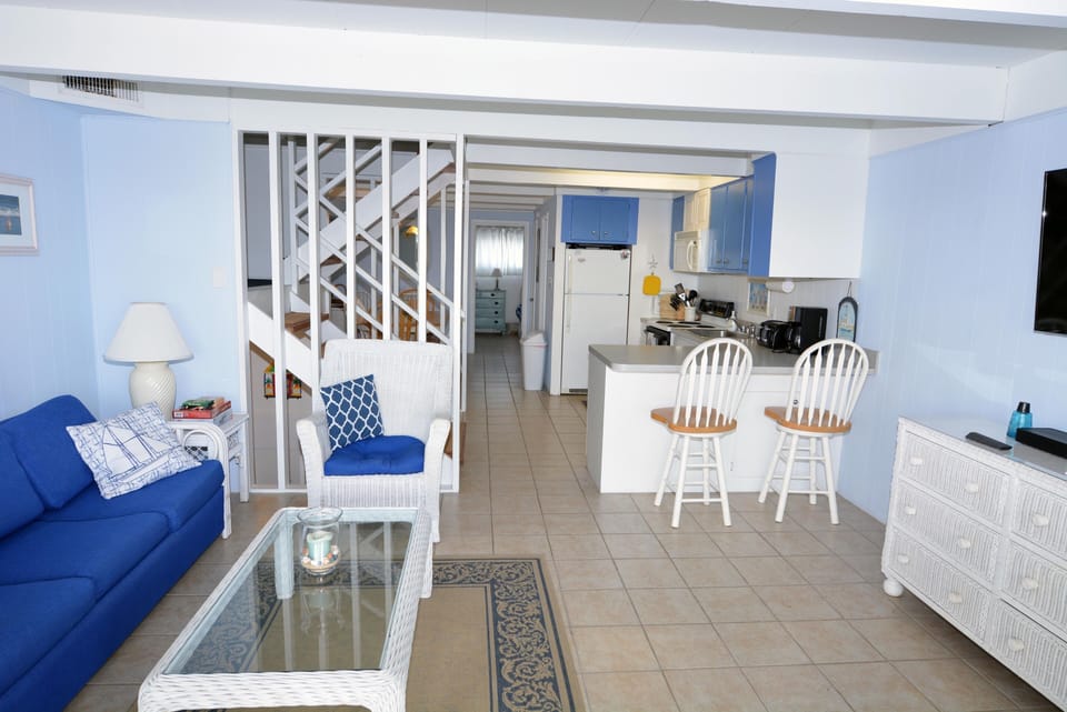 LIVING-AREA