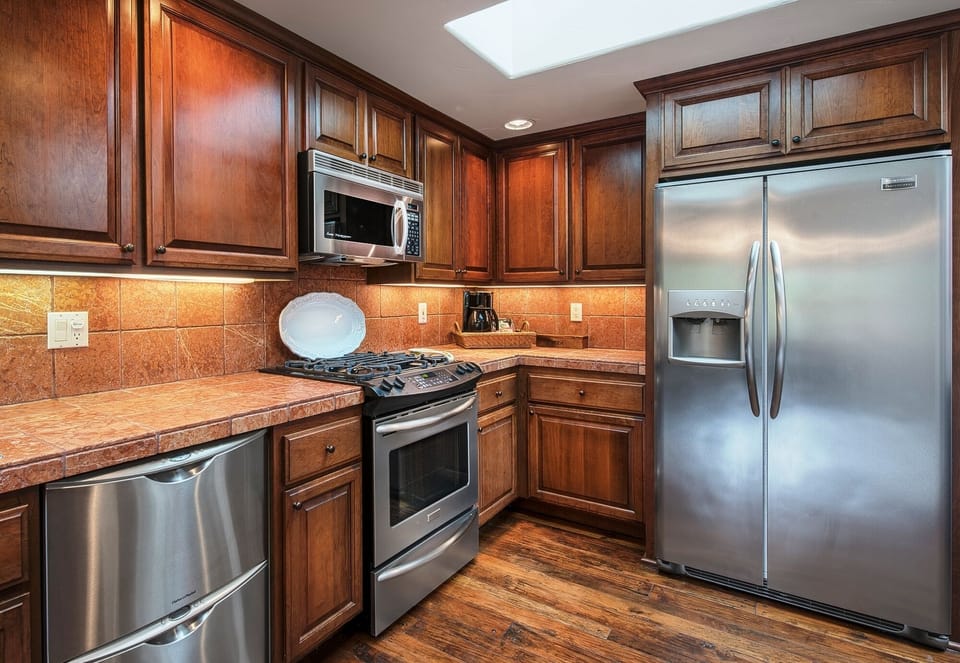 Fully Equipped Chef's Kitchen with Custom Cabinetry