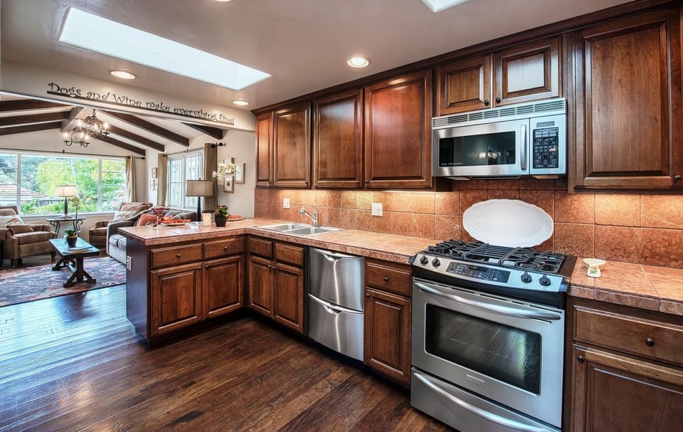 Fully Equipped Chef's Kitchen with Custom Cabinetry