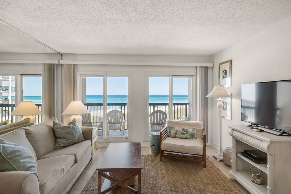 No matter if you are on the couch or in the kitchen, you will be able to look out and see unobstructed views of the gulf!