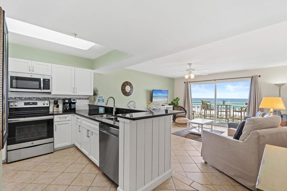 Kitchen - Fully updated kitchen with all stainless steel appliances and granite counter tops.