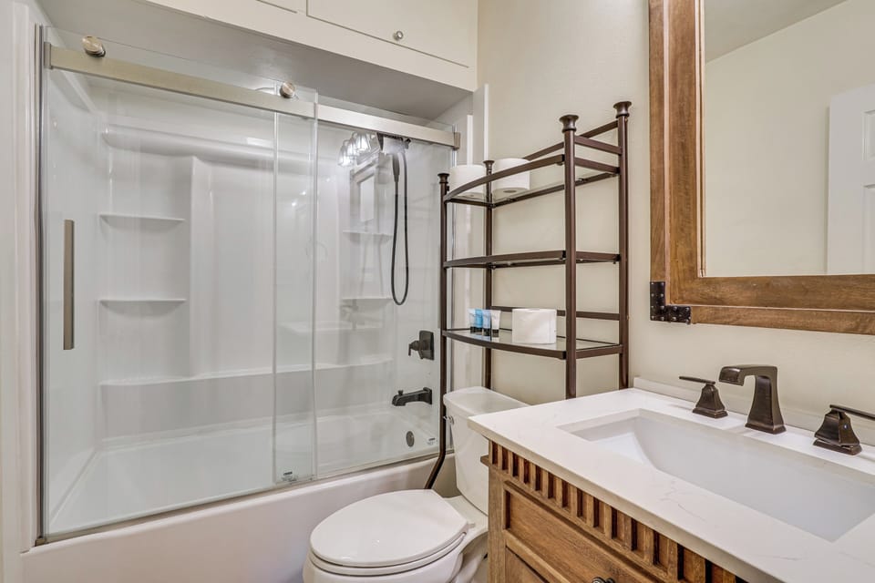 Full Bathroom