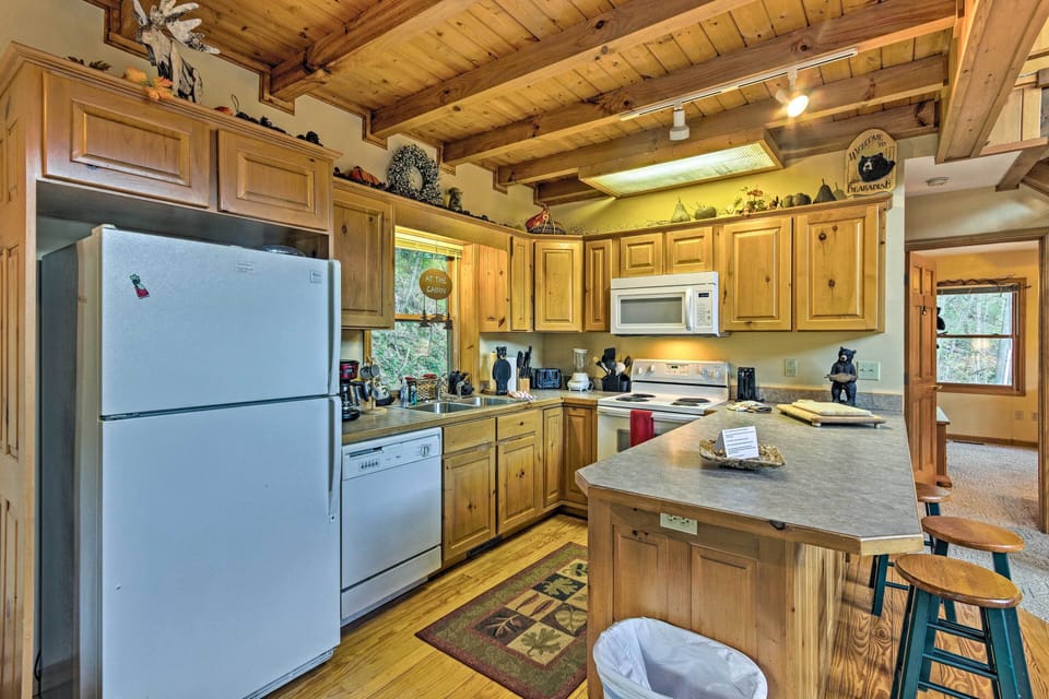 Fully Equipped Kitchen | Complimentary Spices | Drip Coffee Maker