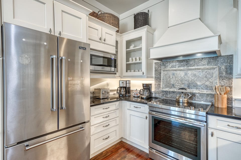 Fully Stocked Open Kitchen w/ Viking Stainless Steel Appliances