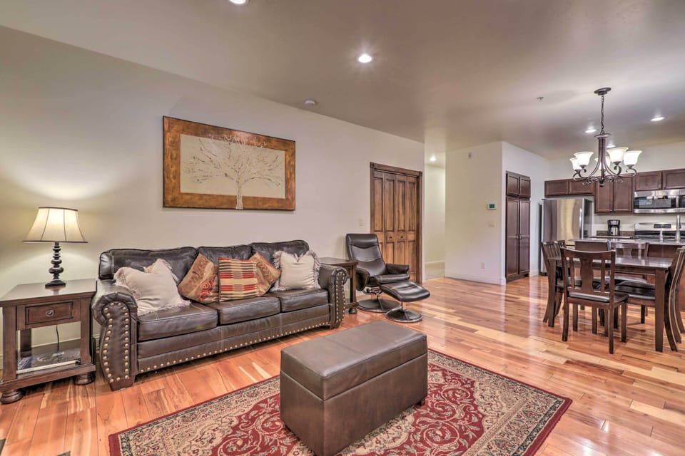 Living Room | 1,157 Sq Ft | 6-Unit Building | Single-Story Unit