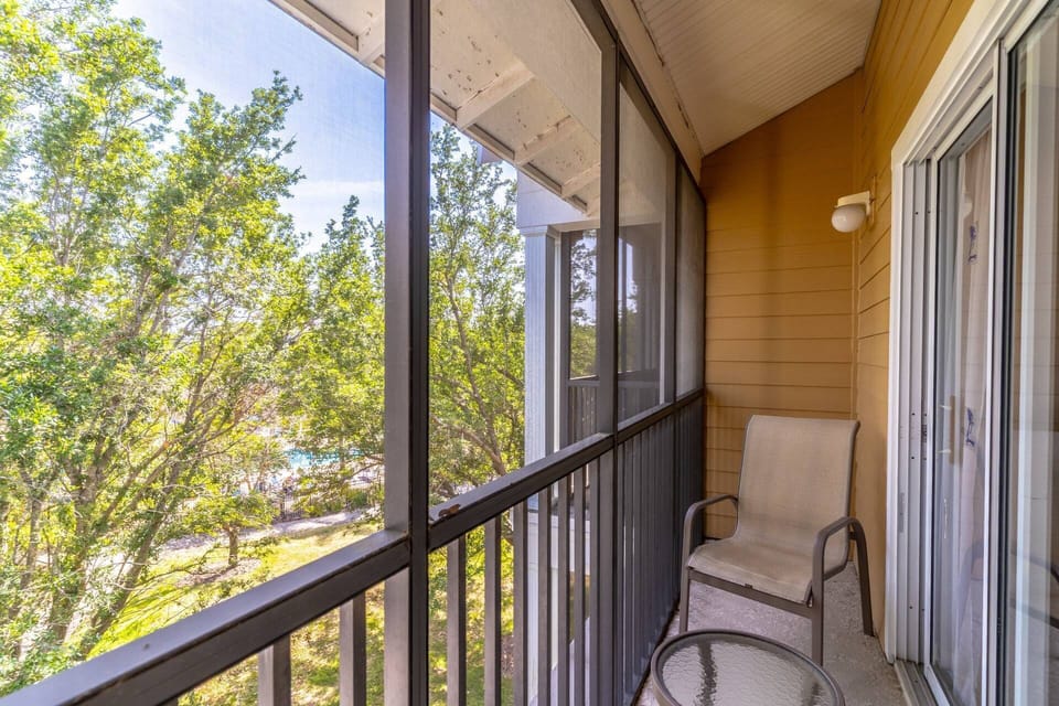 Private Screened in Balcony