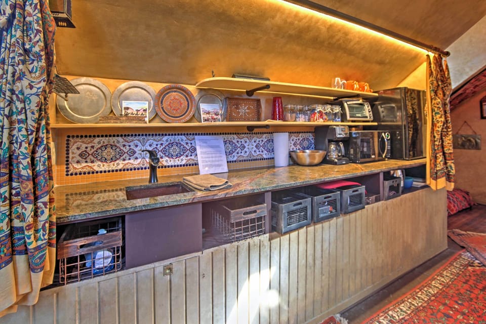 Kitchenette | Mini Fridge | Microwave | Drip Coffee Maker