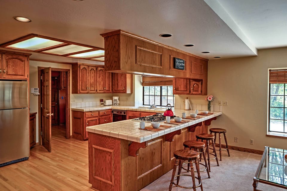 Fully Equipped Kitchen | Drip Coffee Maker | Toaster