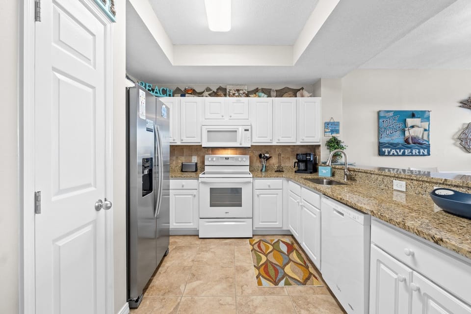 Kitchen - Full kitchen to prepare your meals.