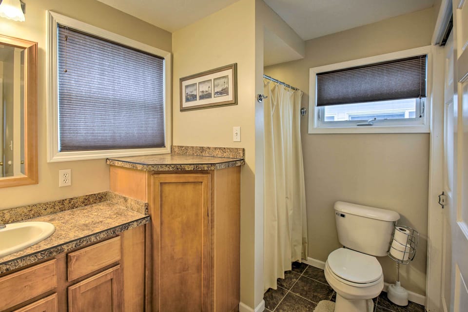 Full Bathroom