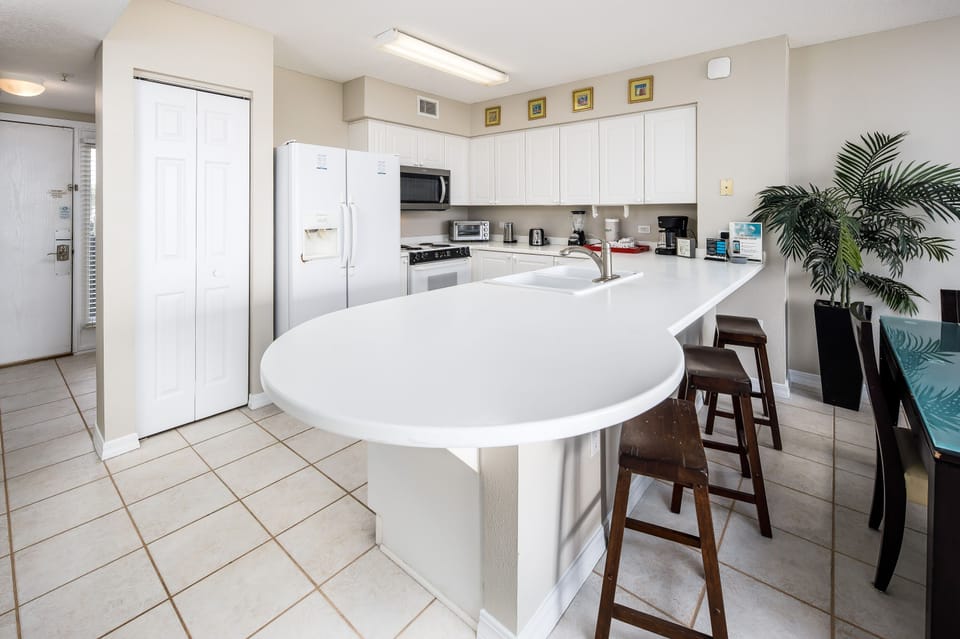 No need to worry this condo feat plenty of counter space - Subtle colors and those soothing sounds