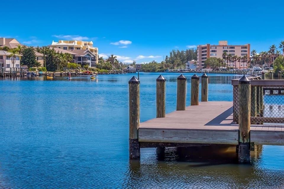 Boat & kayak docks included