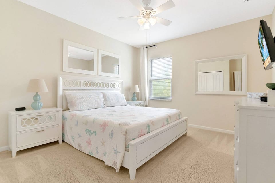 Second Floor King Master with Private EnSuite